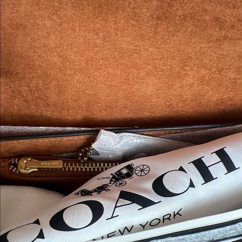 NWT Coach Shoulder Bag - Picture 7 of 13